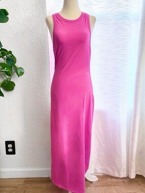 Le Lis Bubblegum Pink Sleeveless Crew Neck Bodycon Midi Dress